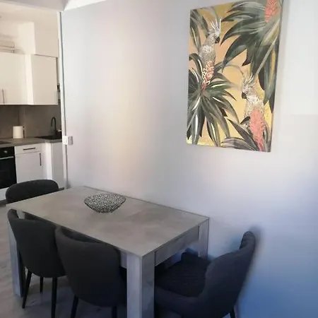Beau T2 Equipe Sur Le Port, Centre Apartment La Ciotat