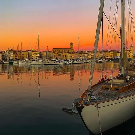 Beau T2 Equipe Sur Le Port, Centre La Ciotat